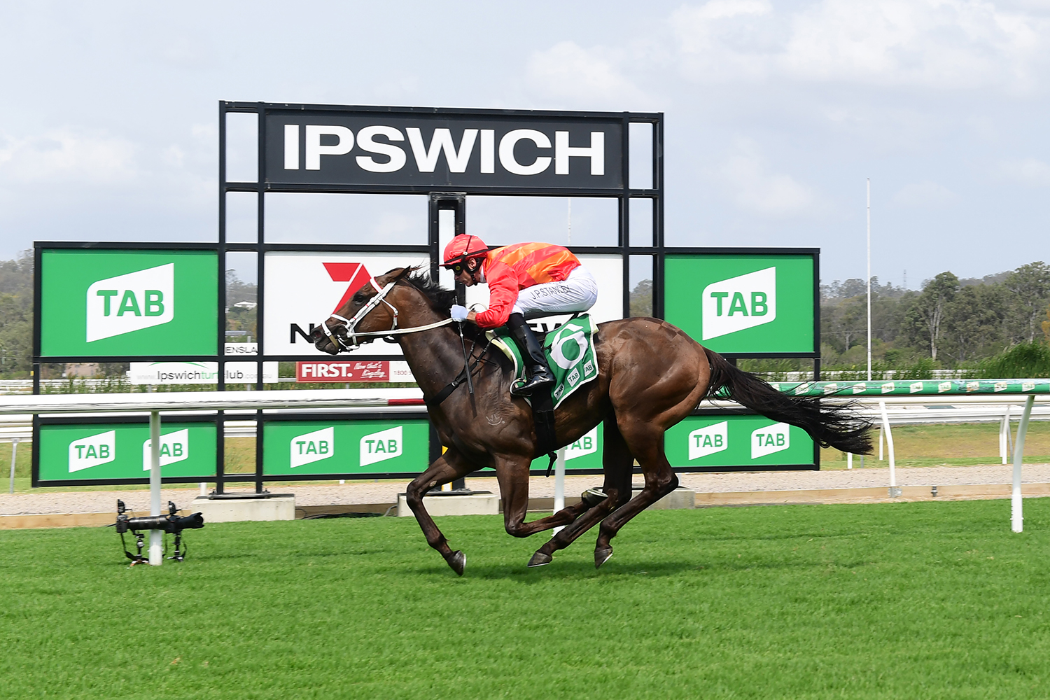 Deagon Trainers Have Day Out At Ipswich