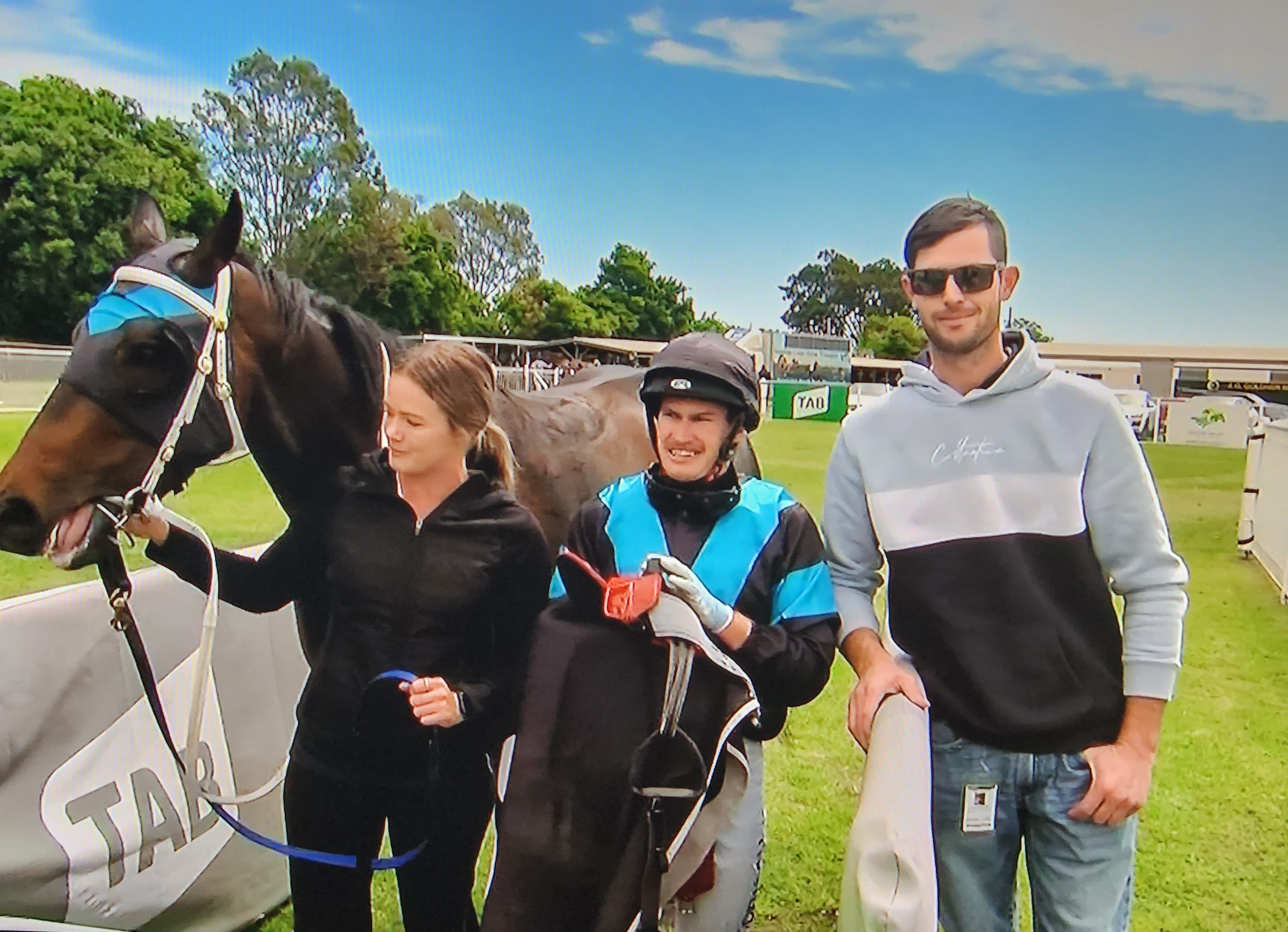 Rodeo Champion Lands First Winner as Thoroughbred Trainer